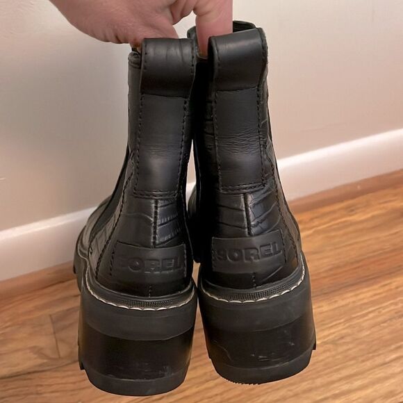 Sorel Joan Now Black Leather Crocodile Pull-On Chelsea Ankle Boots size 7.5 - Picture 5 of 9